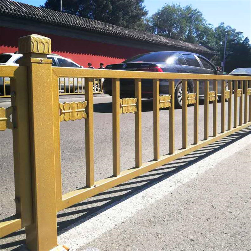 庆安市政道路护栏让行走更安全