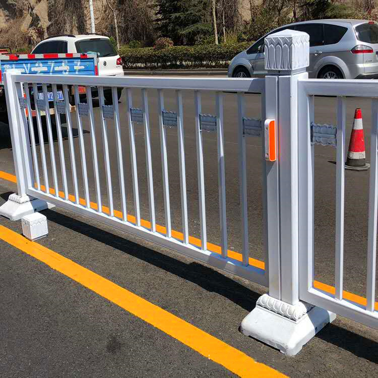 大石桥如何做好交通护栏的维护与保养