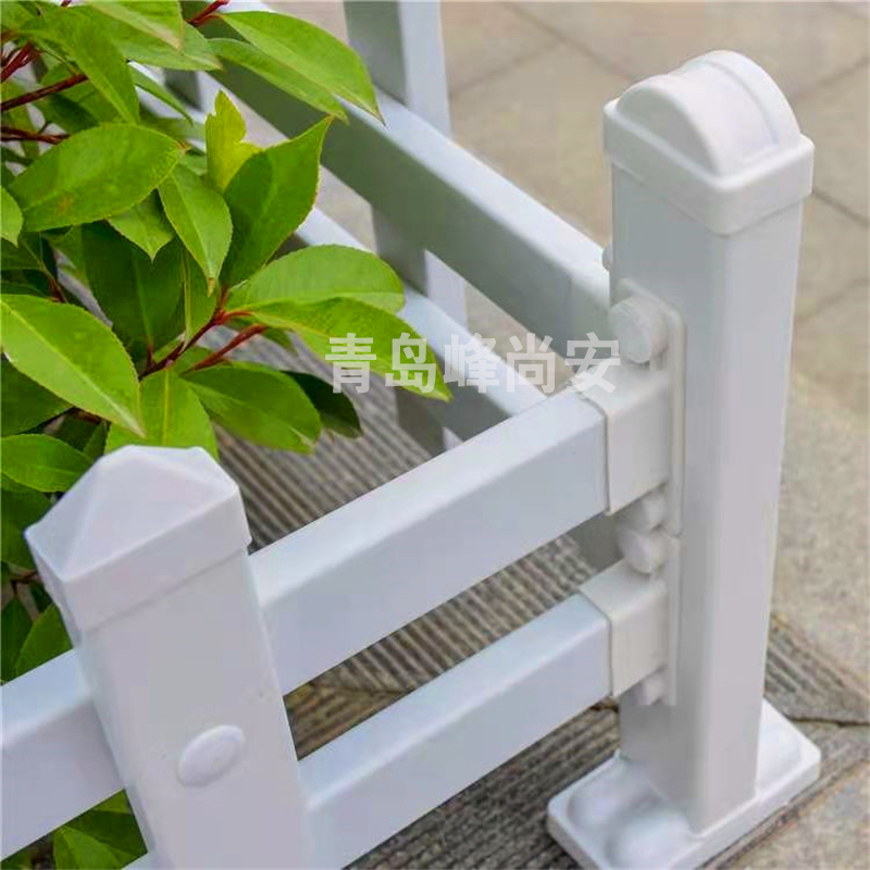 洛浦PVC草坪护栏