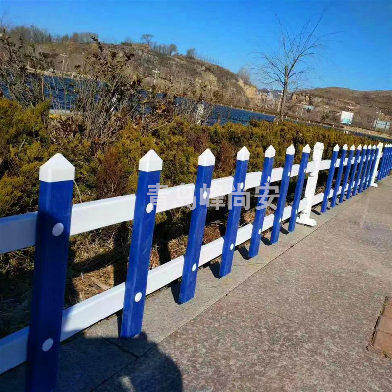 PVC草坪护栏