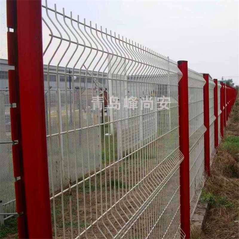 梁平桃型柱护栏网